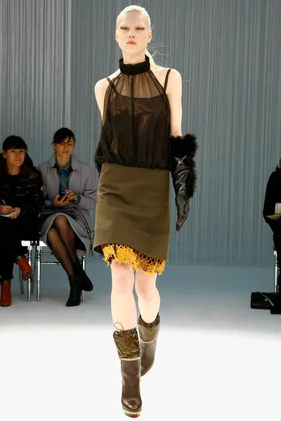 Look 13